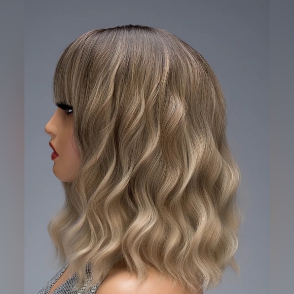 Blonde Ombre Beach Wave Wig - Picture 4 of 7